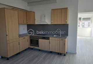  Immeuble � vendre 15 + pi�ces 1700 m�