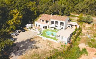  Propri�t�/ch�teau � vendre 10 pi�ces 301 m�