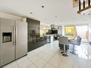  Maison � vendre 10 pi�ces 250 m�