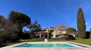  Maison � vendre 10 pi�ces 268 m�