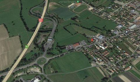 A LOUER - CELLULES COMMERCIALES 10834 01570 Feillens