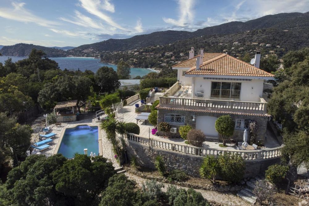 � vendre  Maison Rayol-Canadel-sur-Mer (83820)