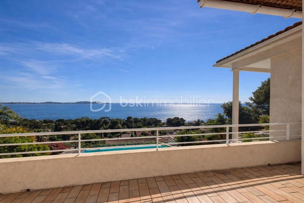 � vendre  Maison Carqueiranne (83320)