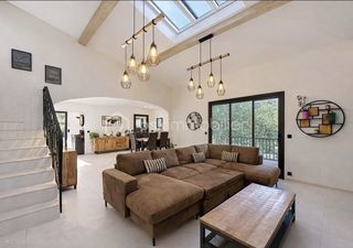  Propri�t�/ch�teau � vendre 6 pi�ces 208 m�