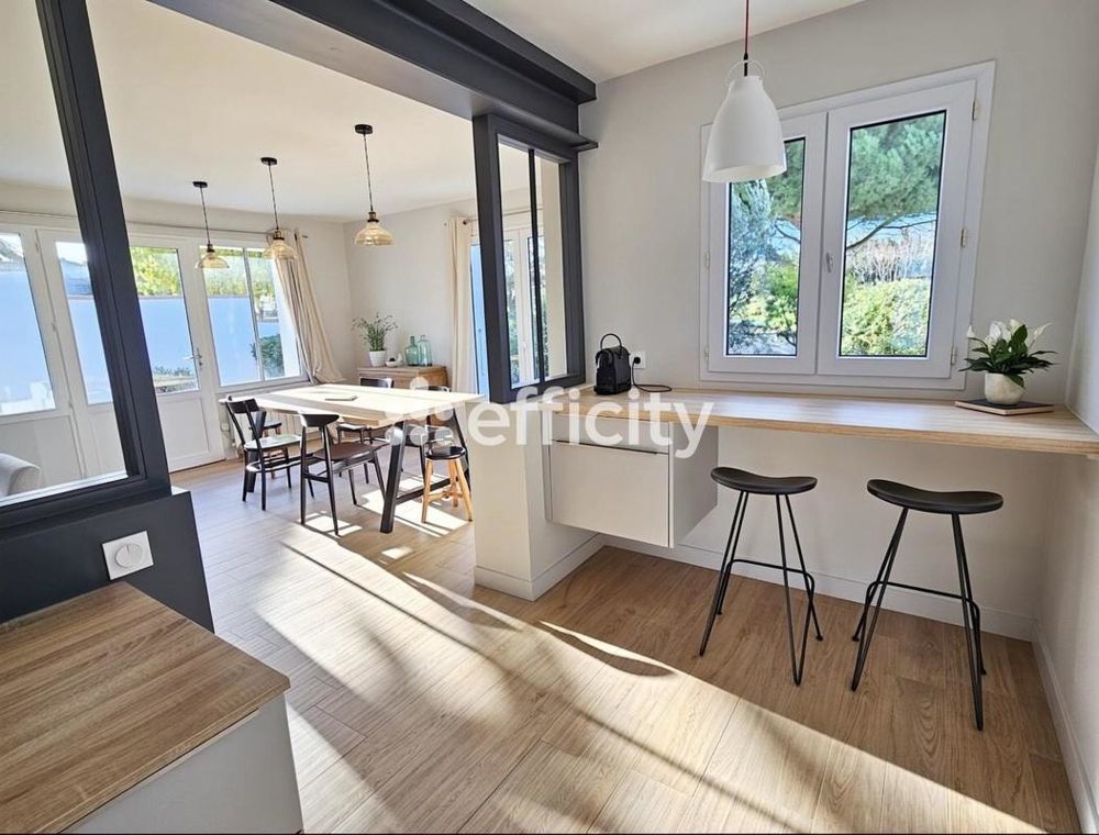 � vendre  Maison Saint-Martin-de-R� (17410)