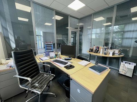 VERNEUIL EN HALATTE - Bureaux Parc Alata15 m² à 160 m² 300 60550 Verneuil en halatte
