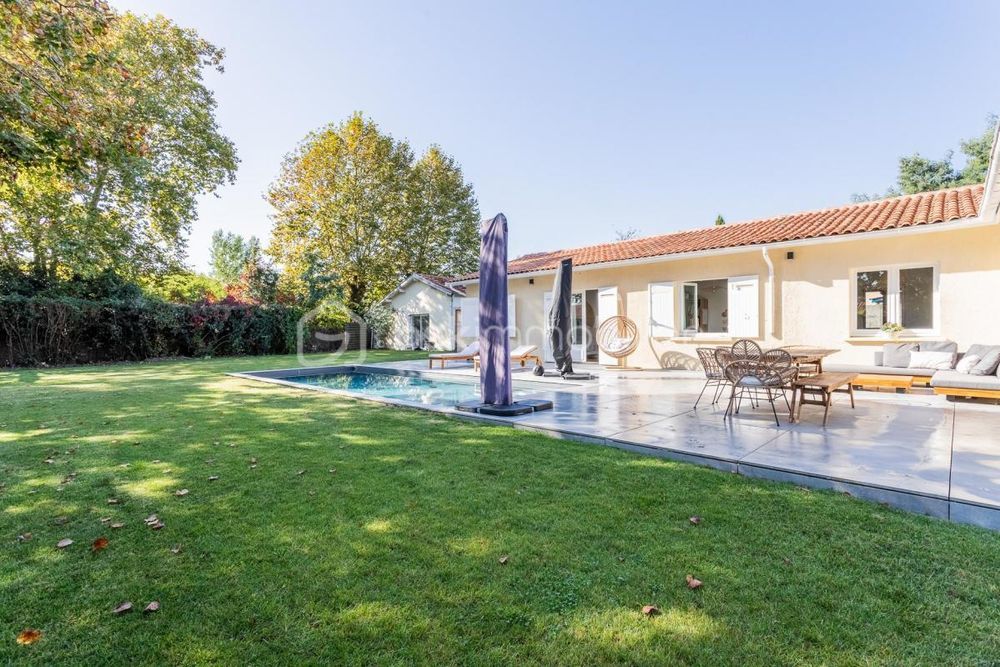 � vendre  Propri�t�/ch�teau M�rignac (33700)