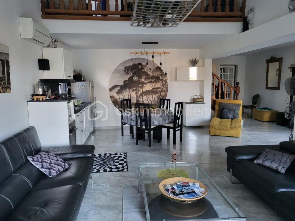 � vendre  Propri�t�/ch�teau S�te (34200)