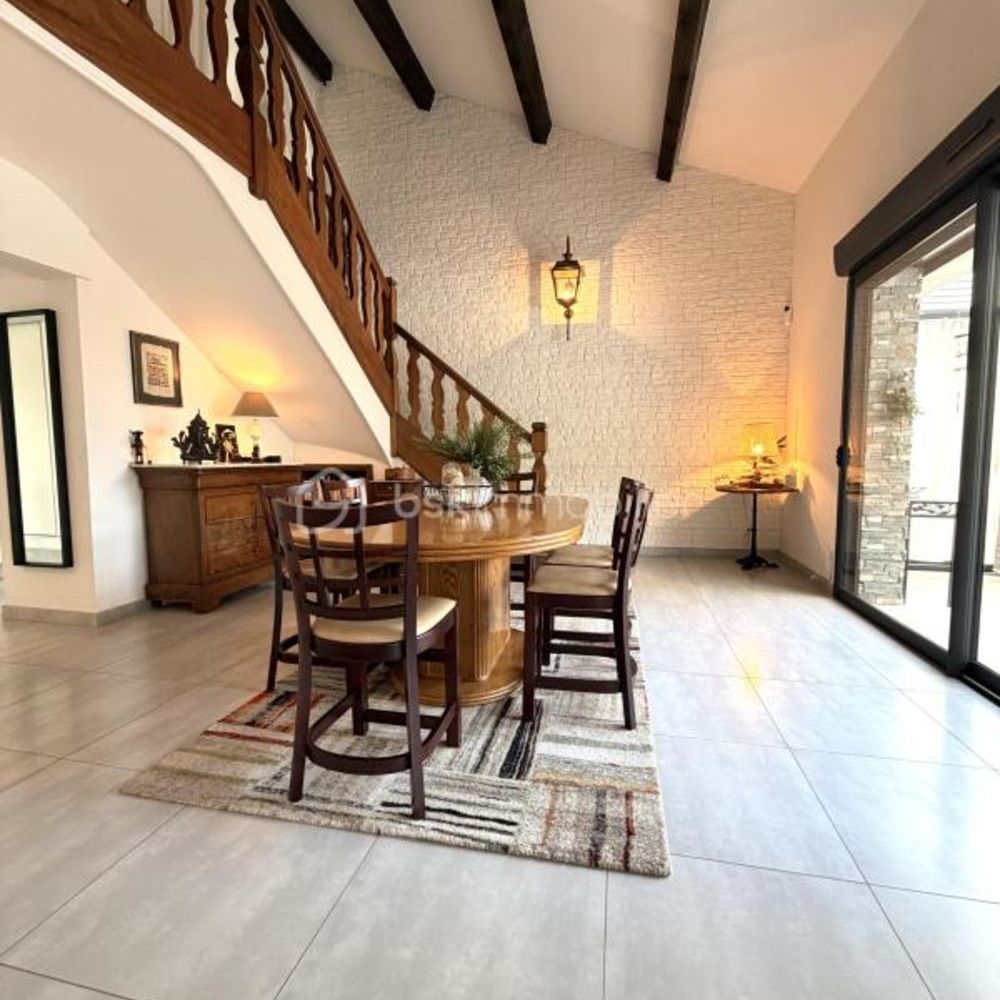 � vendre  Villa Saint-Laurent-d'Aigouze (30220)