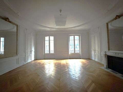 bureaux climatis&eacute;s avec belle HSP 12301 75008 Paris