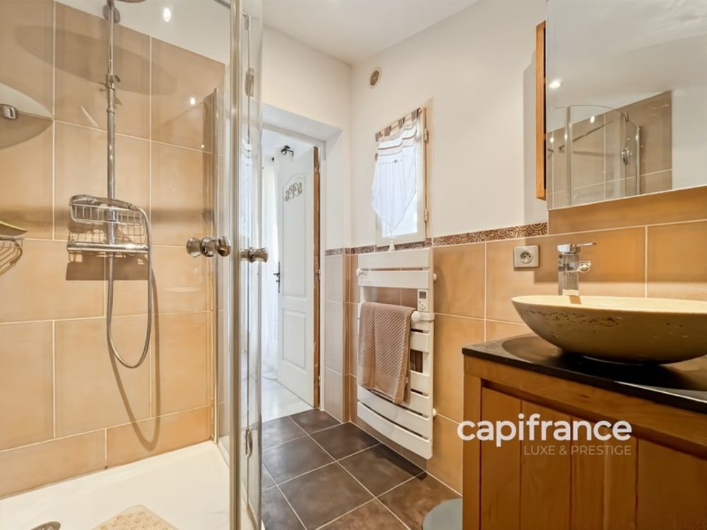 � vendre  Villa Bagnols-en-For�t (83600)