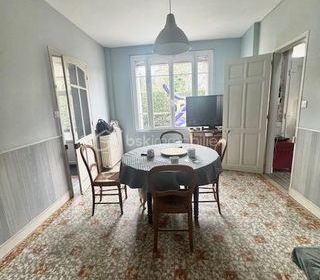  Propri�t�/ch�teau � vendre 10 pi�ces 245 m�