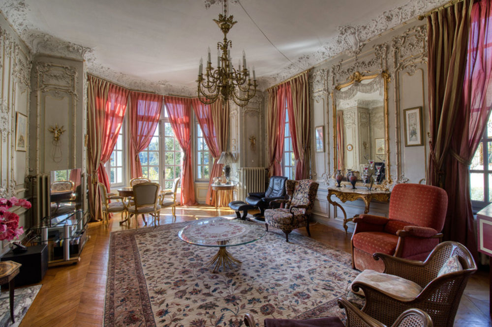 � vendre  Propri�t�/ch�teau Ydes (15210)