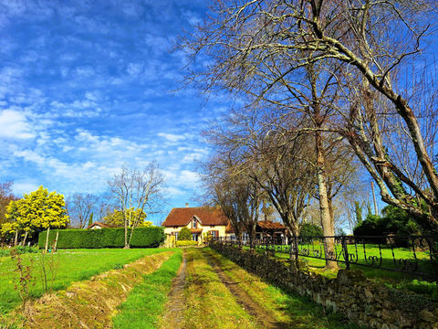   ? Maison sans vis-�-vis � 219 m� � Terrain 1 861 m� � Sarragachies Maison - 6 pi�ce(s) - 219 m�