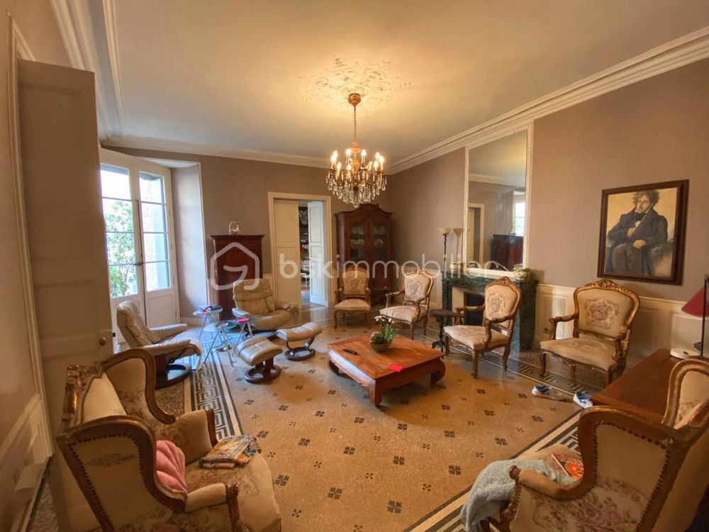 � vendre  Propri�t�/ch�teau Saint-Gilles (30800)