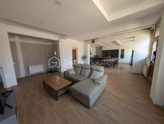  Maison � vendre 7 pi�ces 238 m�