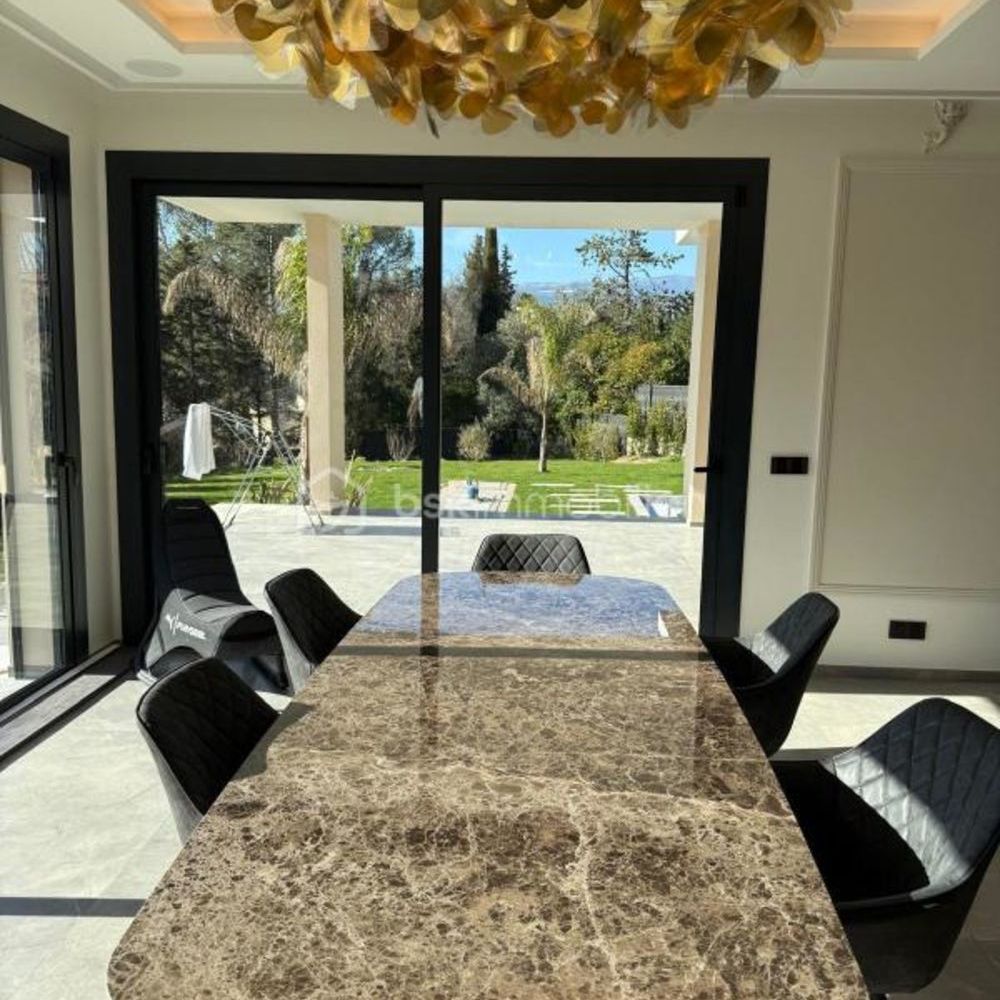 � vendre  Maison Valbonne (06560)