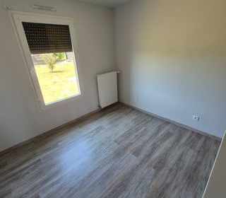  Maison � louer 4 pi�ces 90 m� Saint hilaire de voust