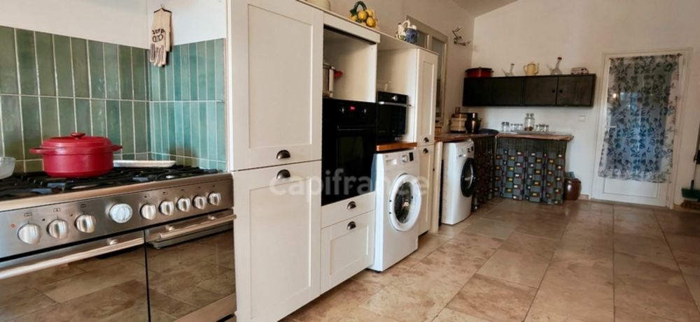 � vendre  Propri�t�/ch�teau Arles (13200)