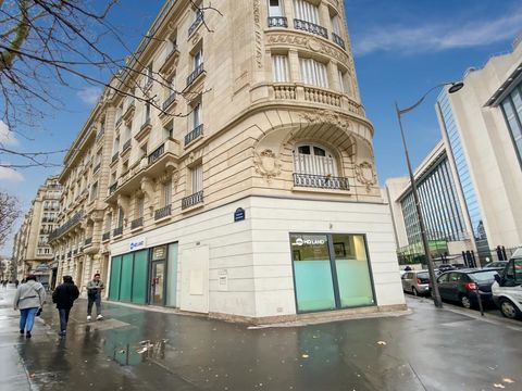 Boulevard Malesherbes, boutique &agrave; louer 4167 75017 Paris