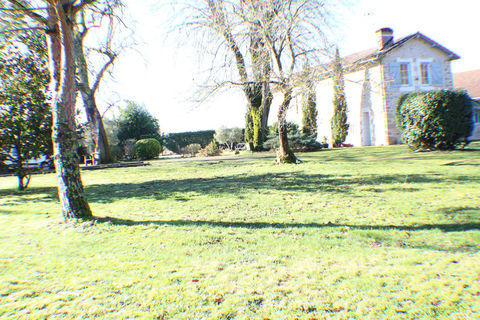   Maison 7 pi�ces de 188 m� avec parc  et d�pendances � Uchacq-et-Parentis (40) Propri�t�/ch�teau - 7 pi�ce(s) - 188 m�