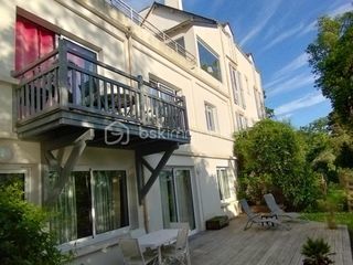  Propri�t�/ch�teau � vendre 9 pi�ces 294 m�