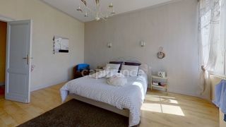  Propri�t�/ch�teau � vendre 7 pi�ces 223 m�