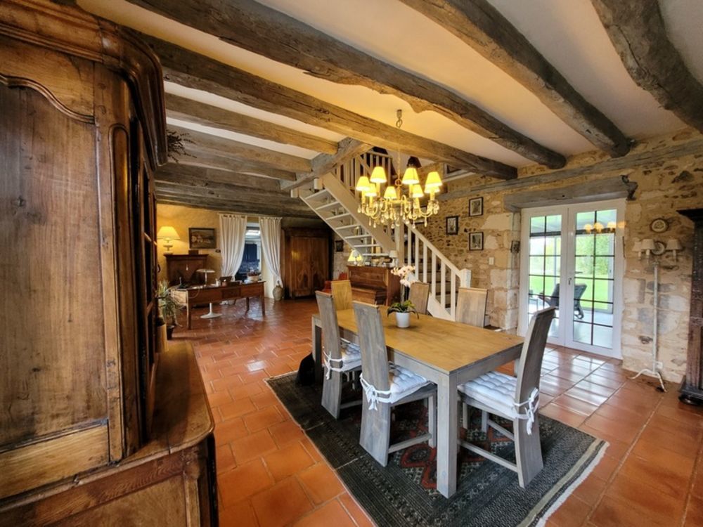 � vendre  Propri�t�/ch�teau La Douze (24330)