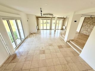  Propri�t�/ch�teau � vendre 9 pi�ces 195 m�