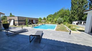  Maison � vendre 7 pi�ces 194 m�