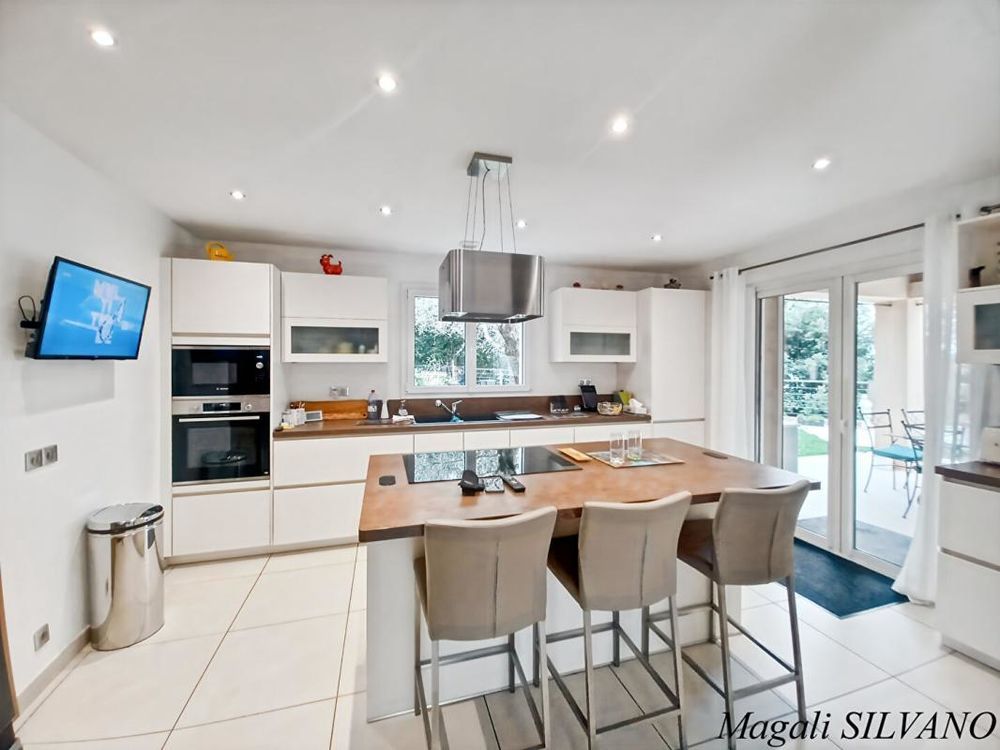 � vendre  Villa Sp�rac�des (06530)