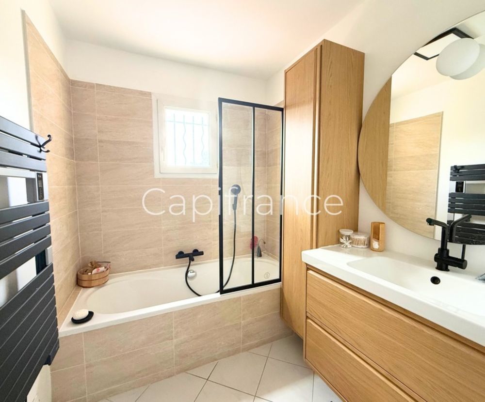 � vendre  Maison �guilles (13510)