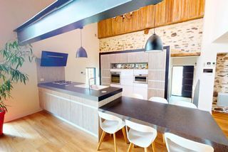  Propri�t�/ch�teau � vendre 8 pi�ces 256 m�