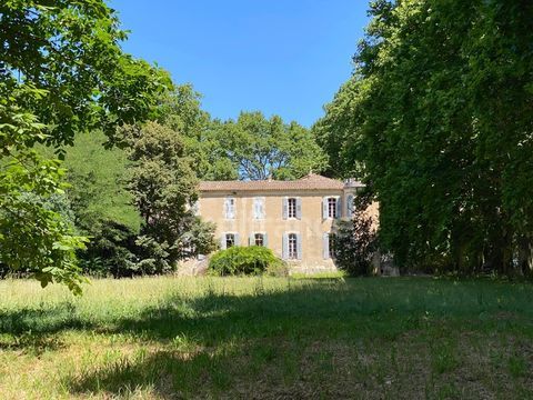 Dpt Gard (30), &agrave; vendre dans le Gard, propri&eacute;t&eacute; viticole en AOP C&ocirc;tes du Rh&ocirc;ne sur 25 hectares avec Ch&acirc;teau du XV&egrave;me si&egrave;cle 1785000 30200 La roque sur ceze