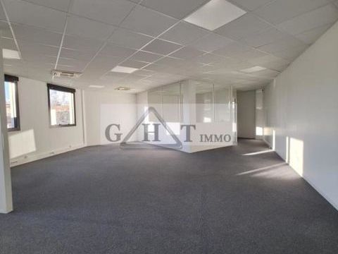 Bureau de 85 m&sup2; avec terrasse privative 3550 91300 Massy