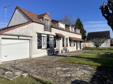   Tr�s jolie maison de la fin du 19�me si�cle avec ses deux garages et son jardin arbor� ! Maison - 6 pi�ce(s) - 151 m�