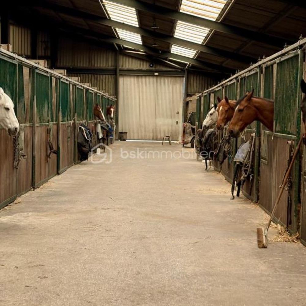 � vendre  Propri�t�/ch�teau Erquery (60600)