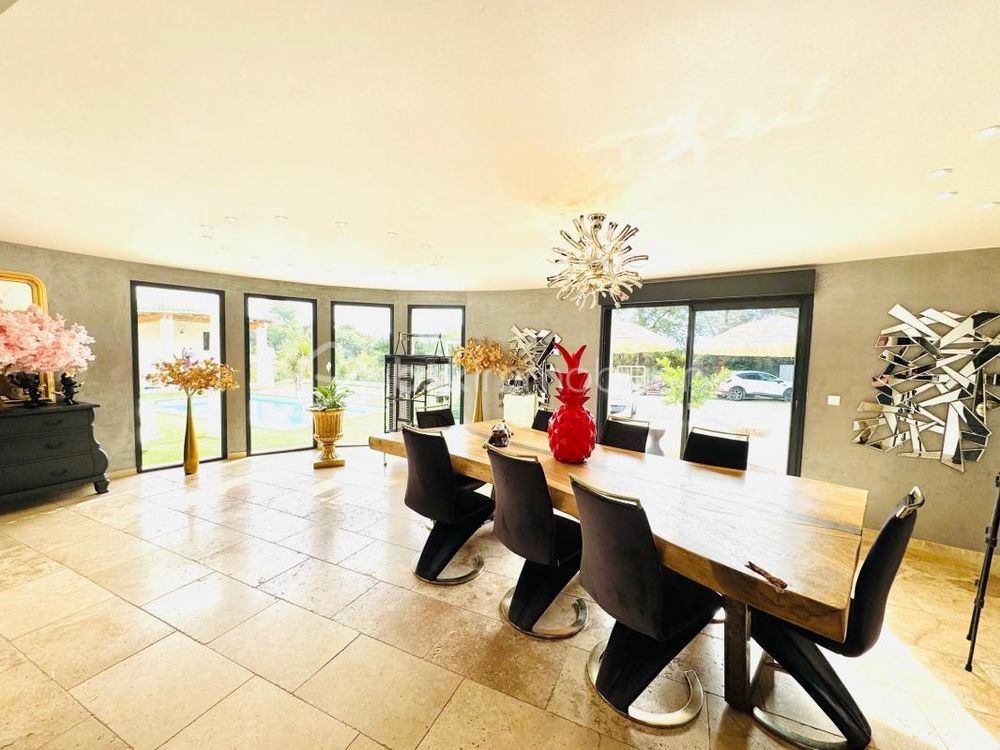 � vendre  Propri�t�/ch�teau Corbi�res (04220)