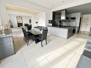  Appartement � vendre 5 pi�ces 155 m�