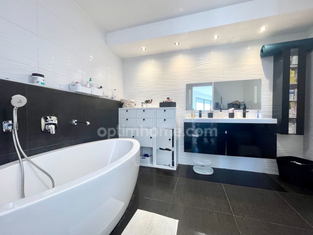 � vendre  Villa Aigues-Mortes (30220)