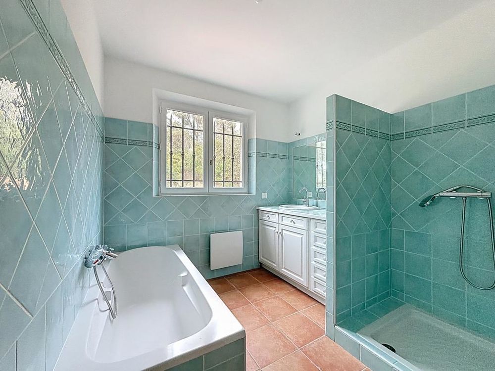 � vendre  Villa Roquebrune-sur-Argens (83520)