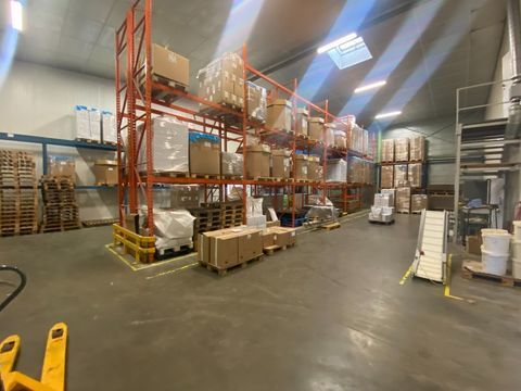 A LOUER - BATIMENT D'ACTIVITE 1500 01570 Manziat