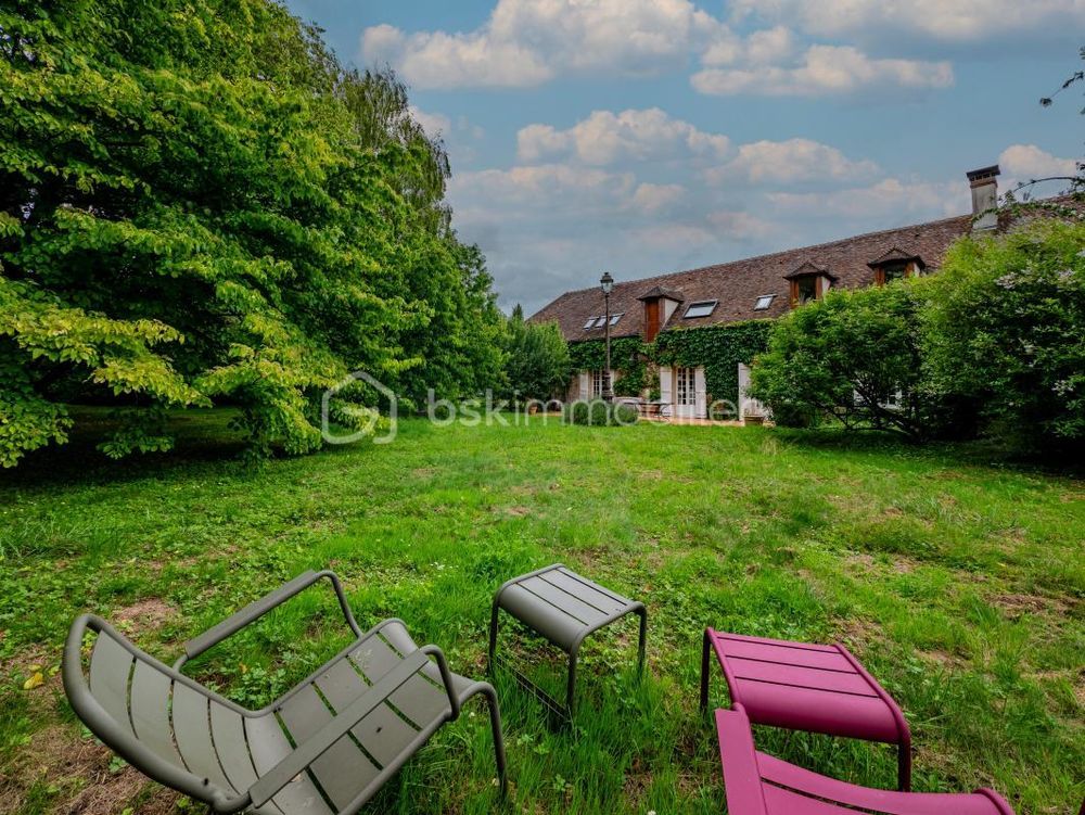 � vendre  Propri�t�/ch�teau Maillot (89100)