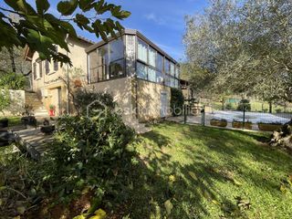  Propri�t�/ch�teau � vendre 6 pi�ces 151 m�