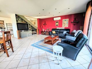  Maison � vendre 9 pi�ces 209 m�