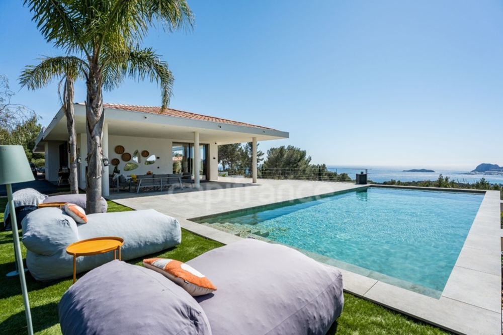 � vendre  Propri�t�/ch�teau Ceyreste (13600)