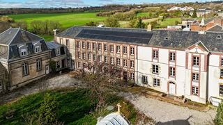  Propri�t�/ch�teau � vendre 15 + pi�ces 915 m�