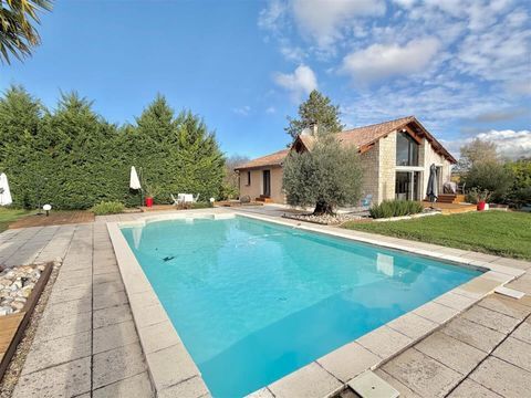   Lalbenque Maison 3 chambres + mezzanine sur terrain avec piscine Maison - 5 pi�ce(s) - 144 m�
