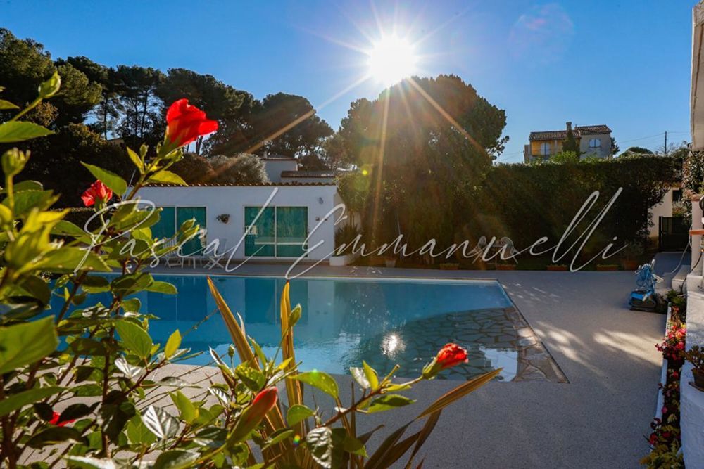 � vendre  Maison Antibes (06600)