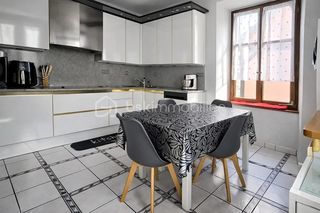  Propri�t�/ch�teau � vendre 8 pi�ces 220 m�